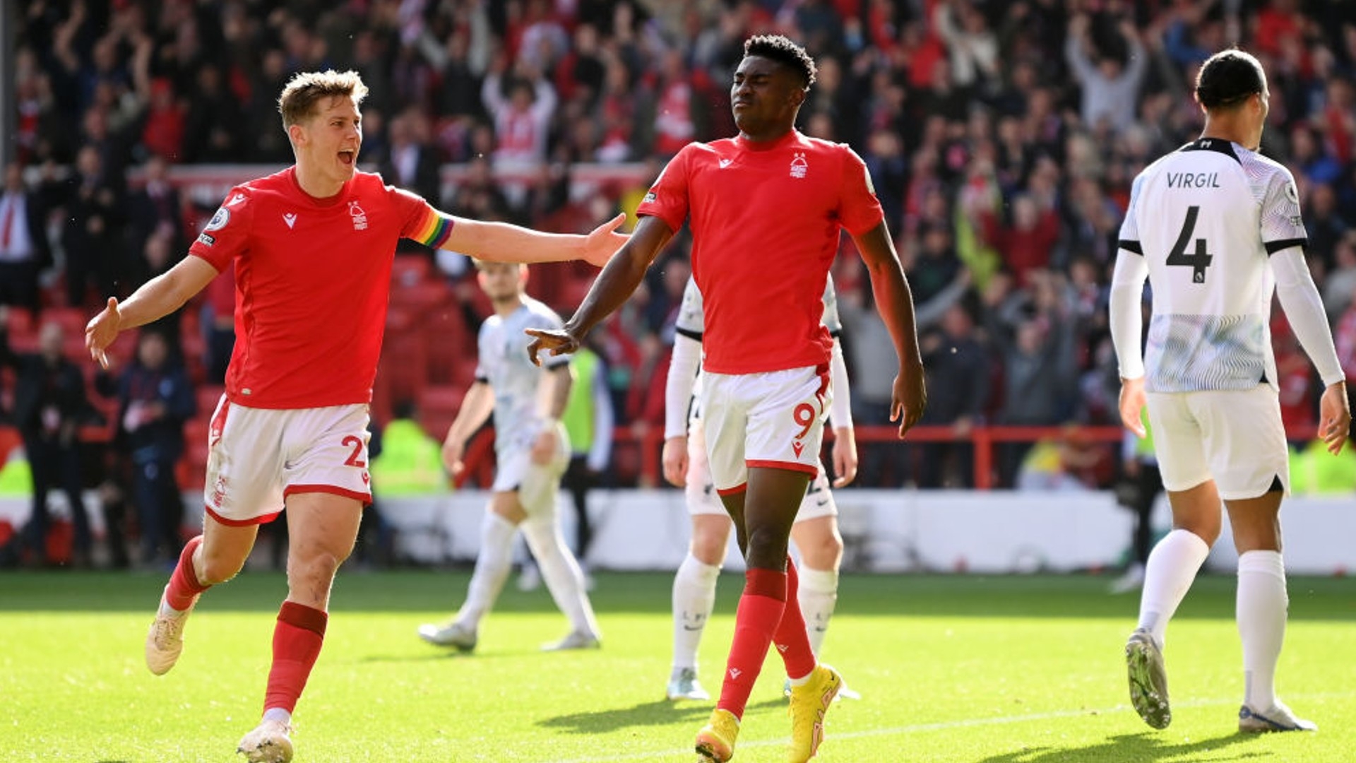 控制中场的 控制中场的