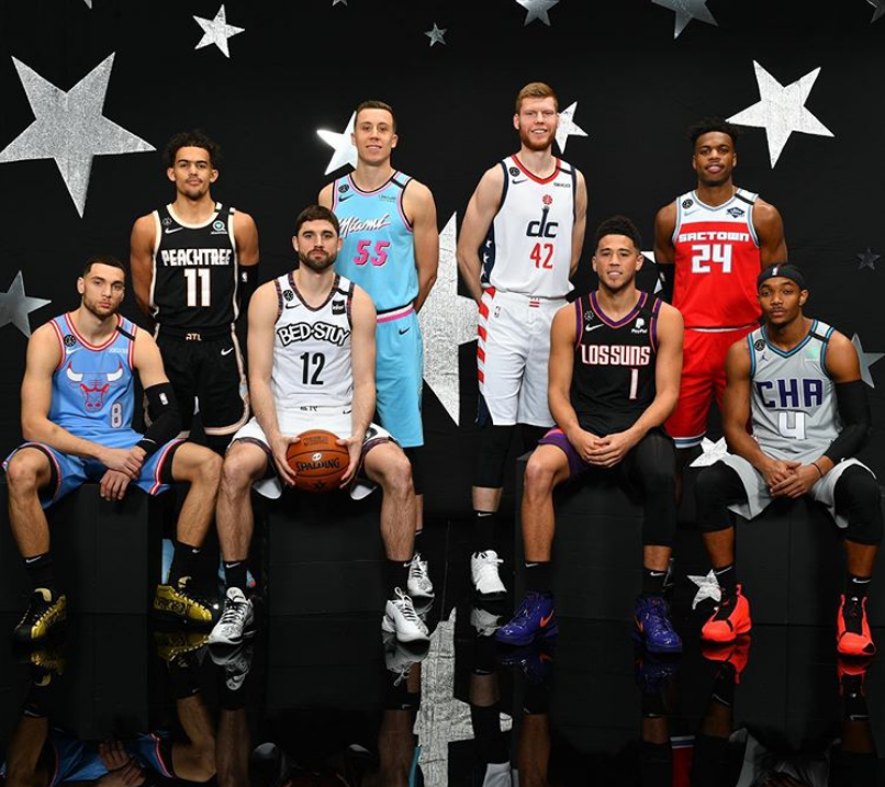 阵容需要更 阵容需要更